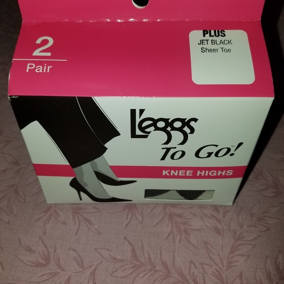 L'eggs to go Accessories - 🌷4/$20 L'eggs To Go KNEE HIGHS 2 pairs